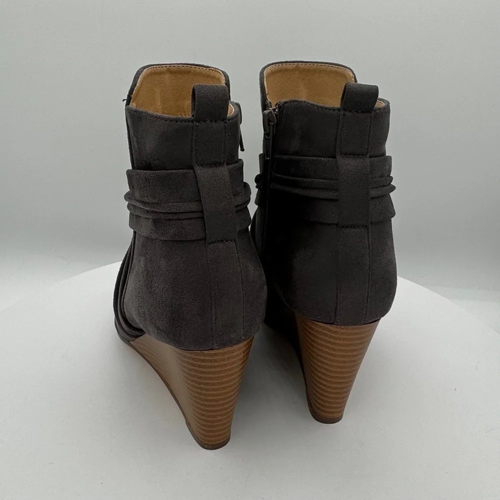 JOURNEE Sabeena Wedge Open Toe Booties Color‎ Grey Size 6 NWT